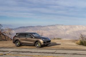 Porsche Cayenne S E-Hybrid 2015 года